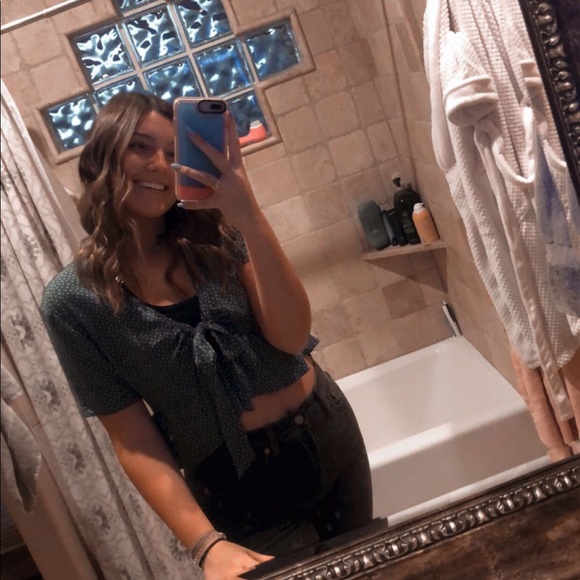 Meet your Posher, Jade - Picture 1 of 1